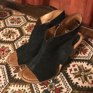 Born leather booties w/ peep toe & sling back
